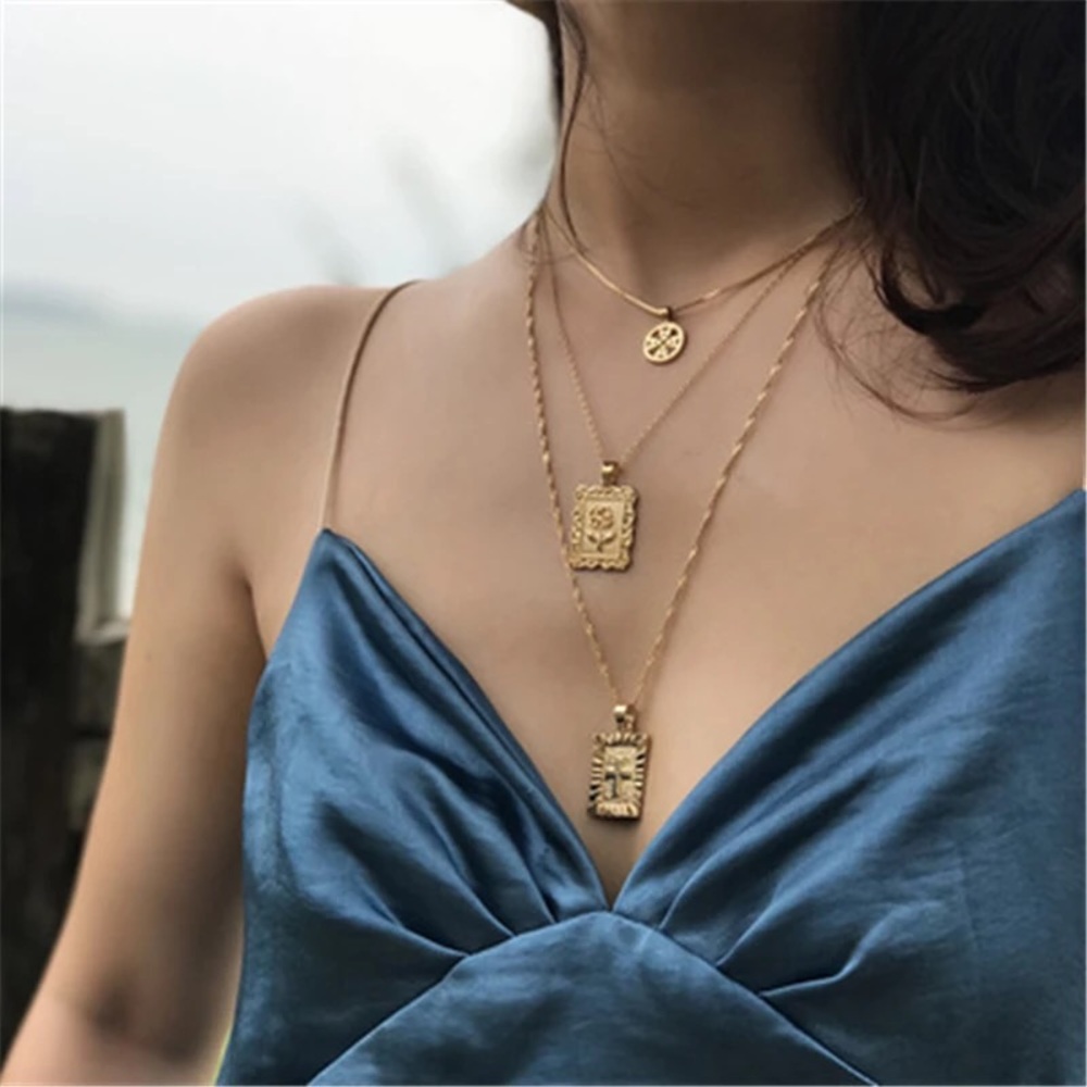 NWT trendy gold three layered necklace - Picture 2 of 2